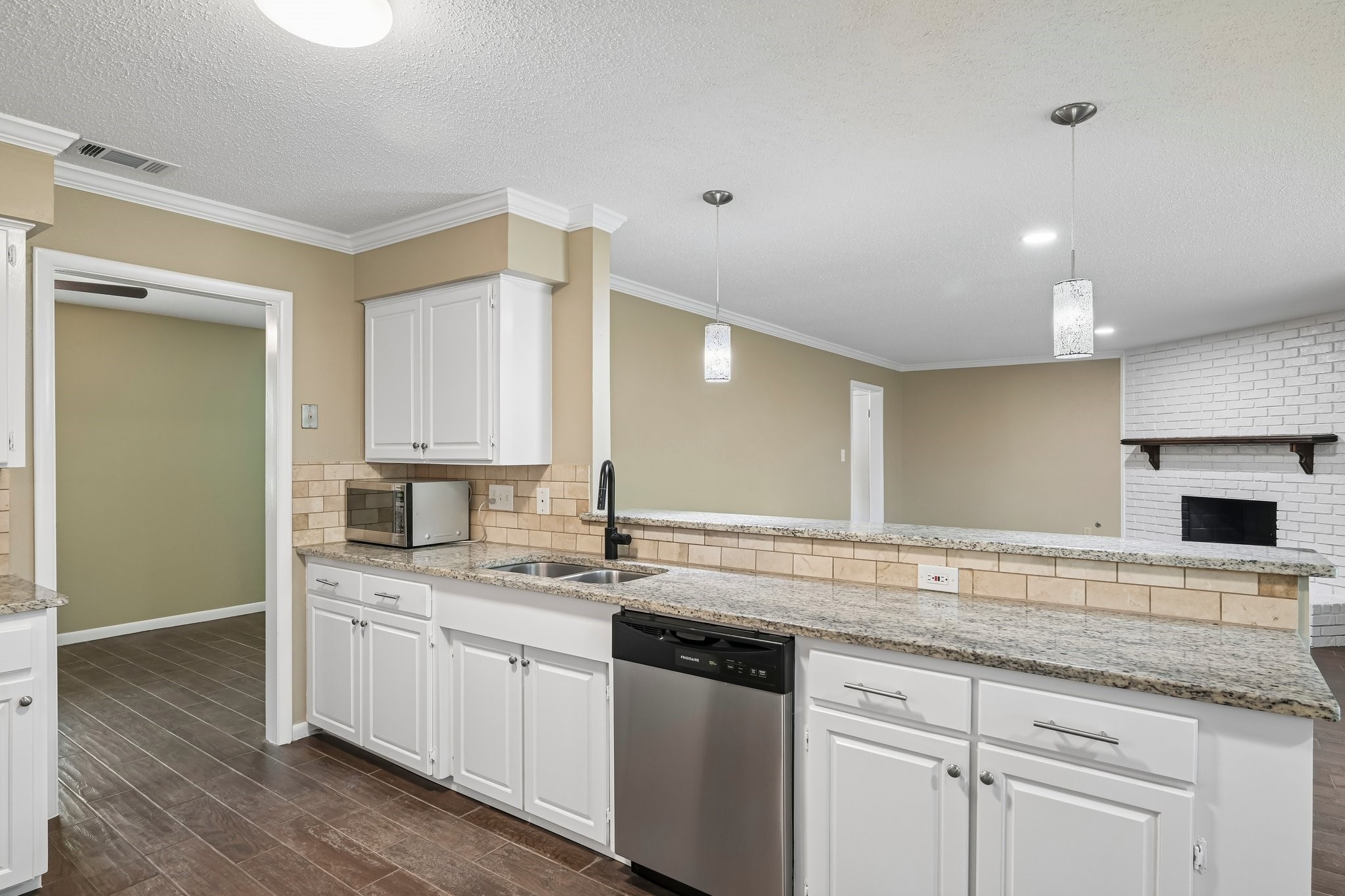 1707 Park Ridge Terrace Arlington TX 76012