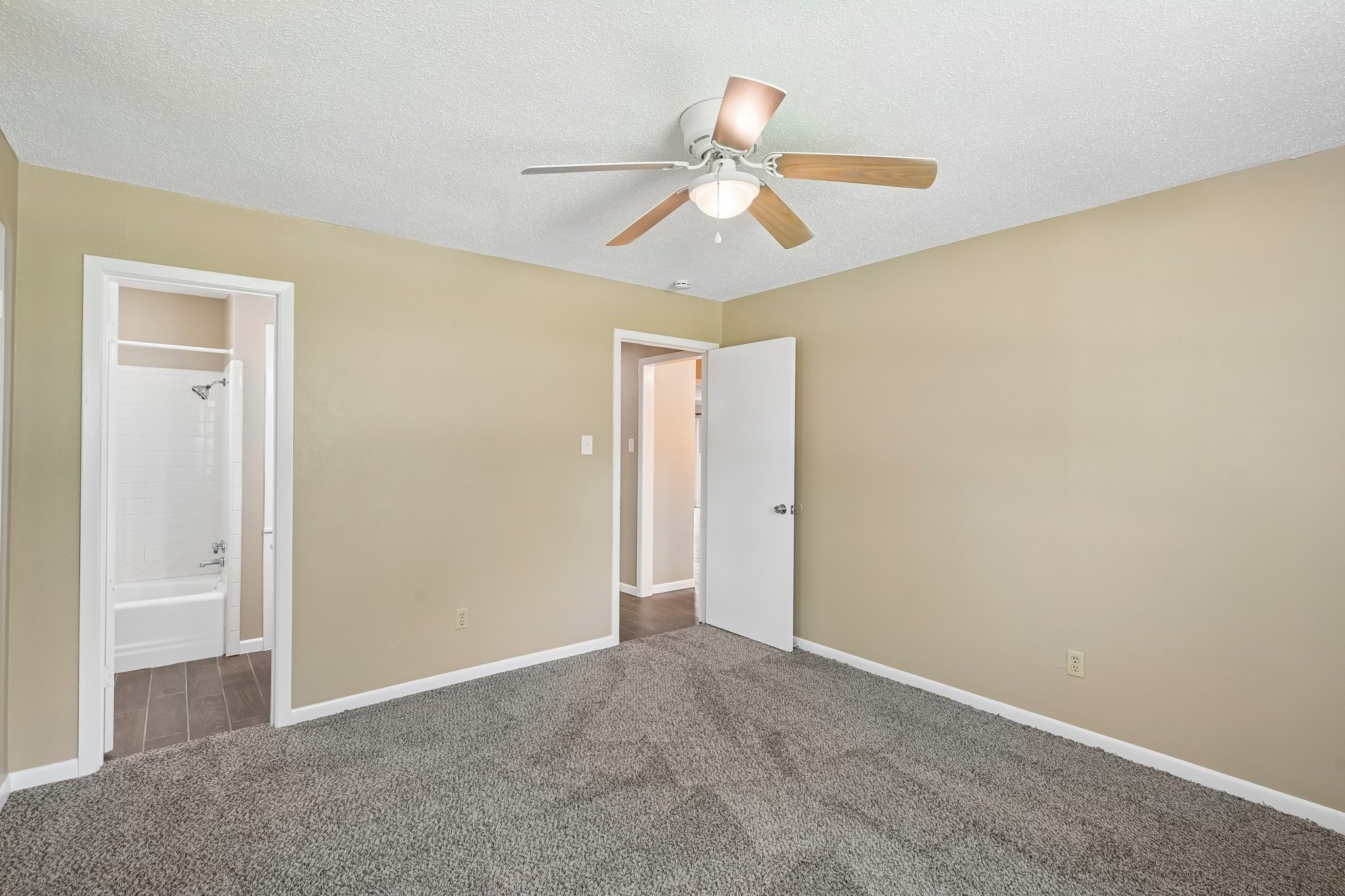 1707 Park Ridge Terrace Arlington TX 76012