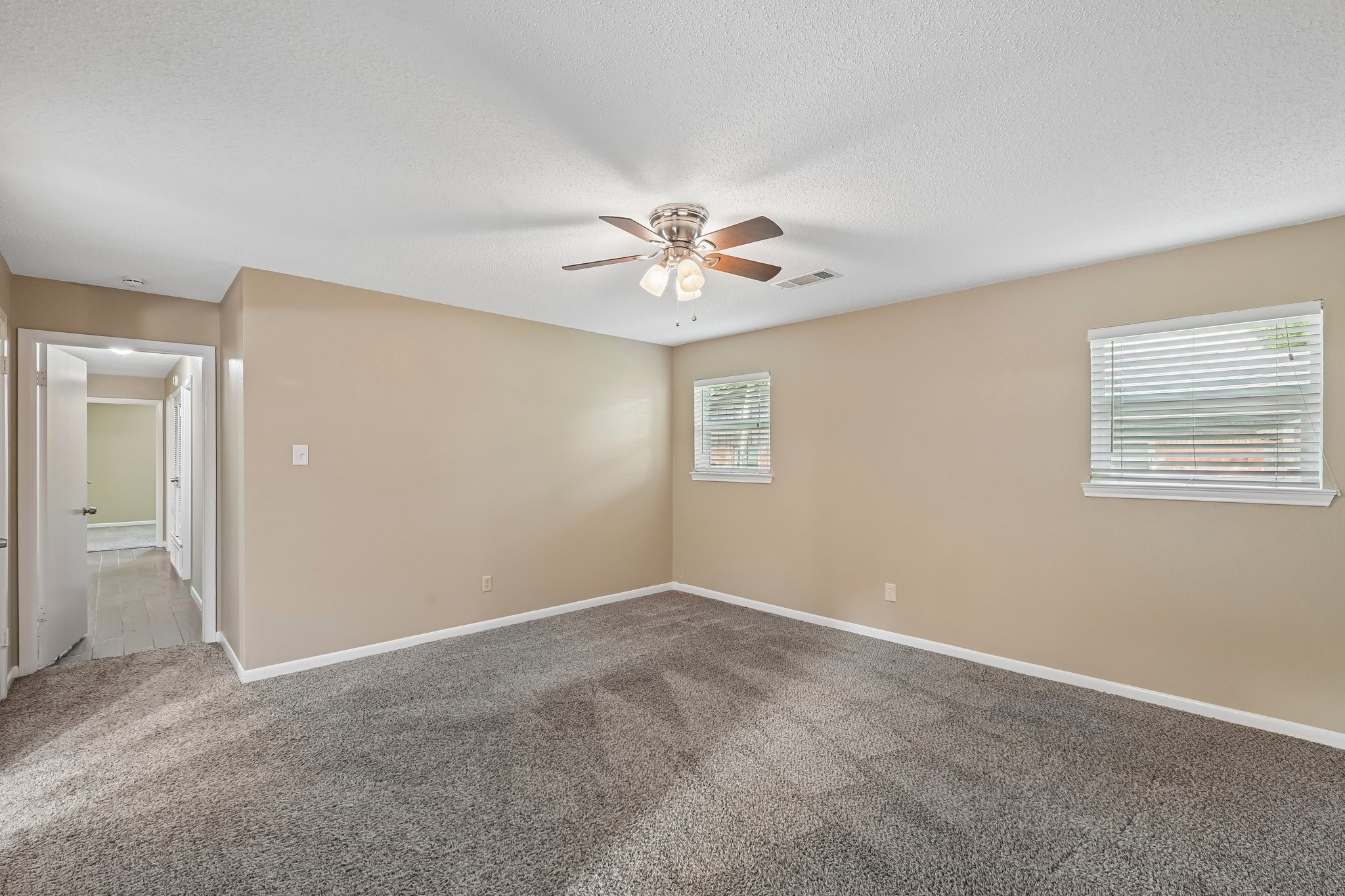 1707 Park Ridge Terrace Arlington TX 76012