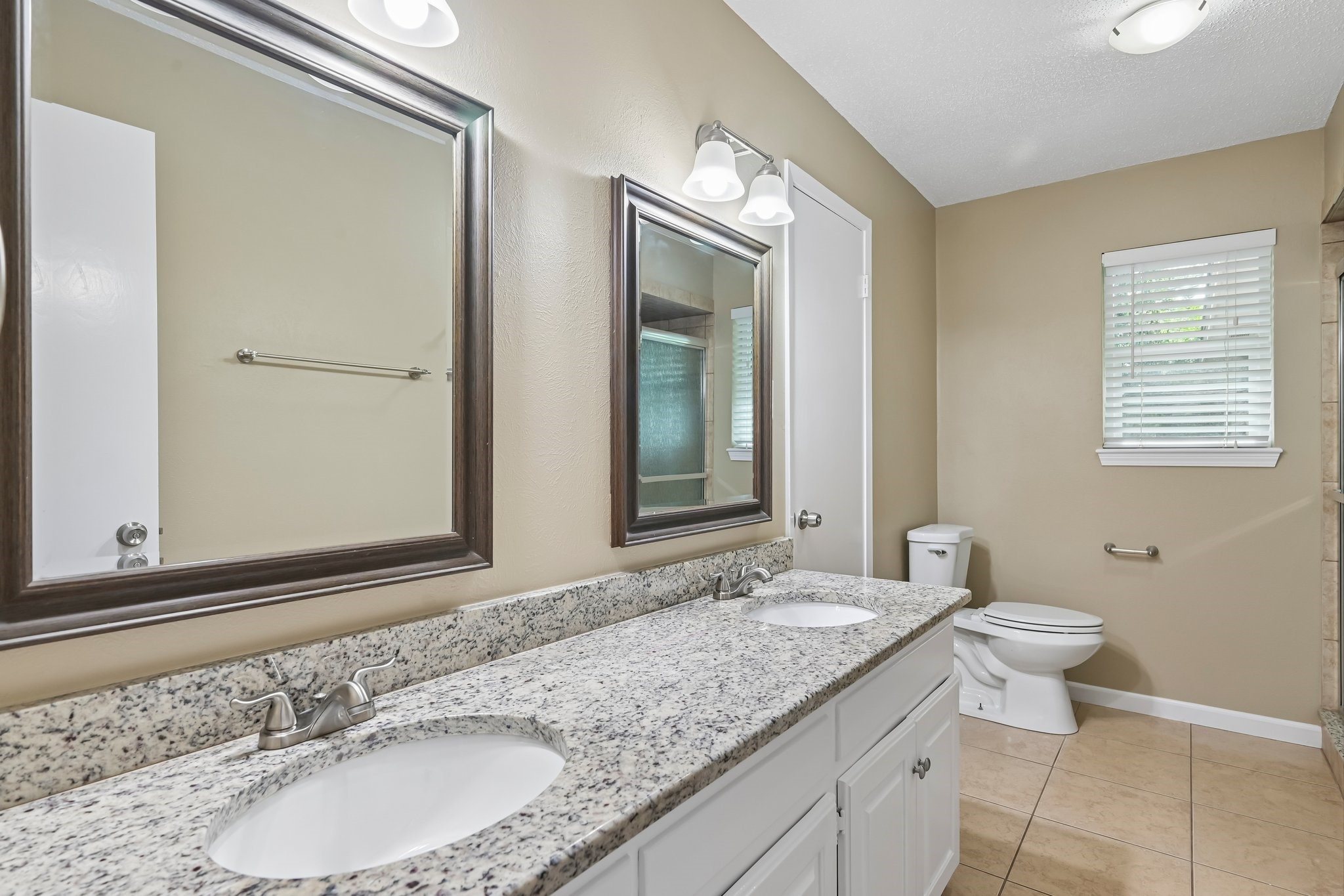 1707 Park Ridge Terrace Arlington TX 76012