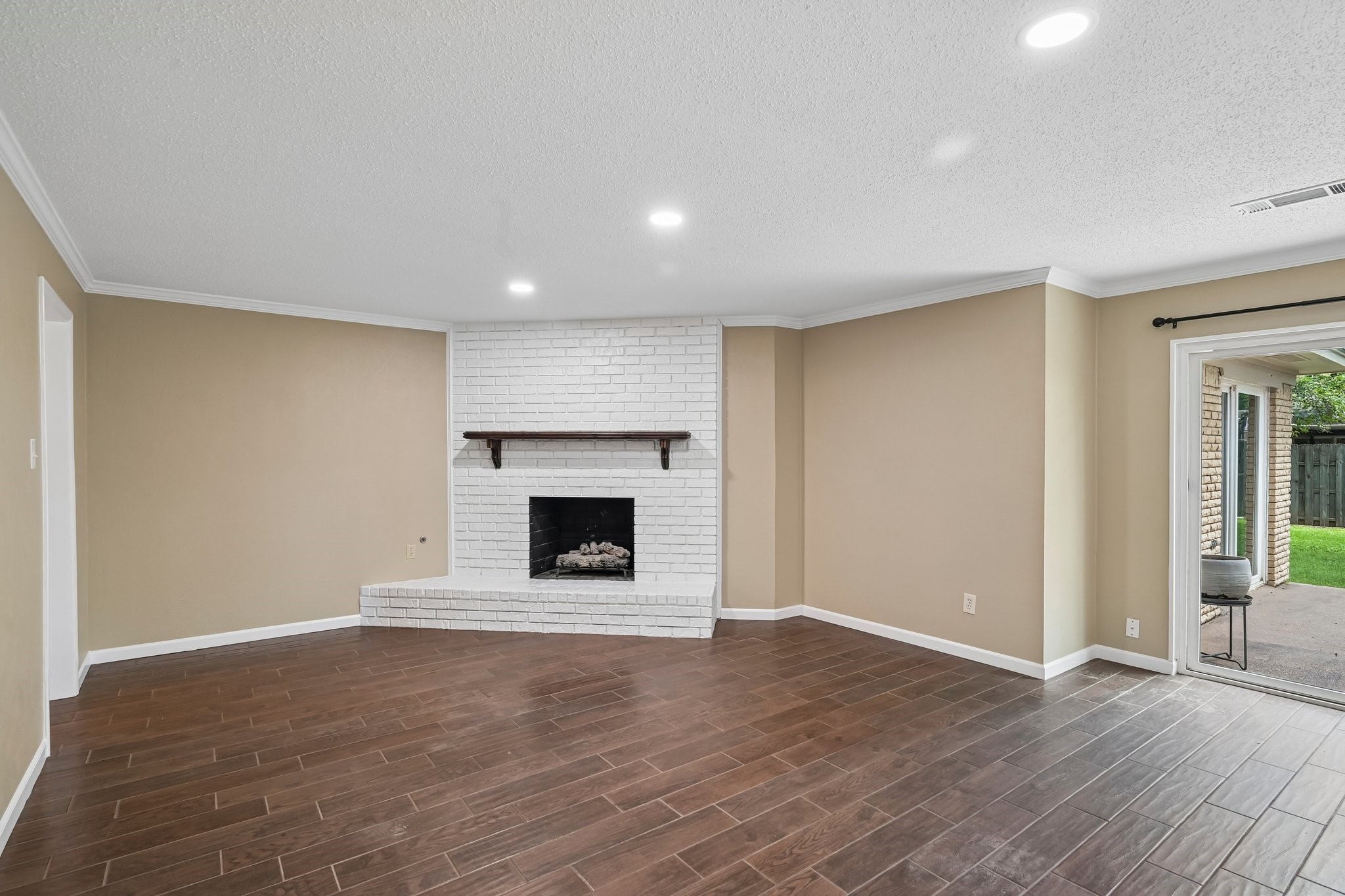1707 Park Ridge Terrace Arlington TX 76012