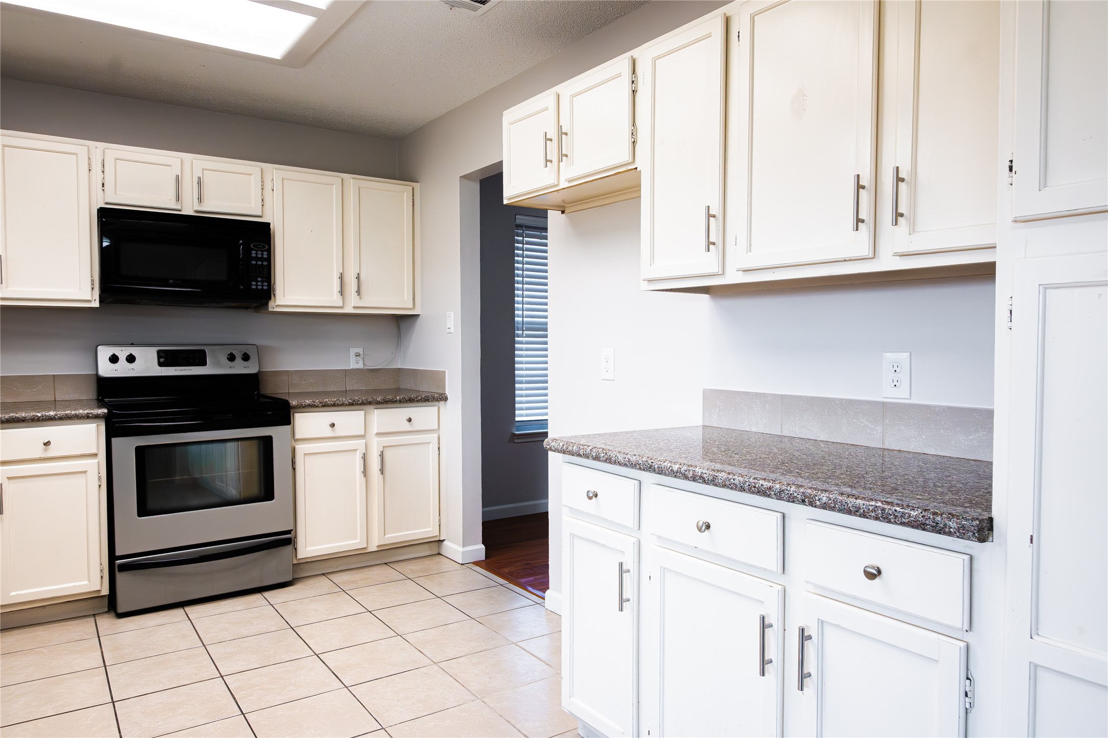 2558 Slaton Drive Grand Prairie TX 75052