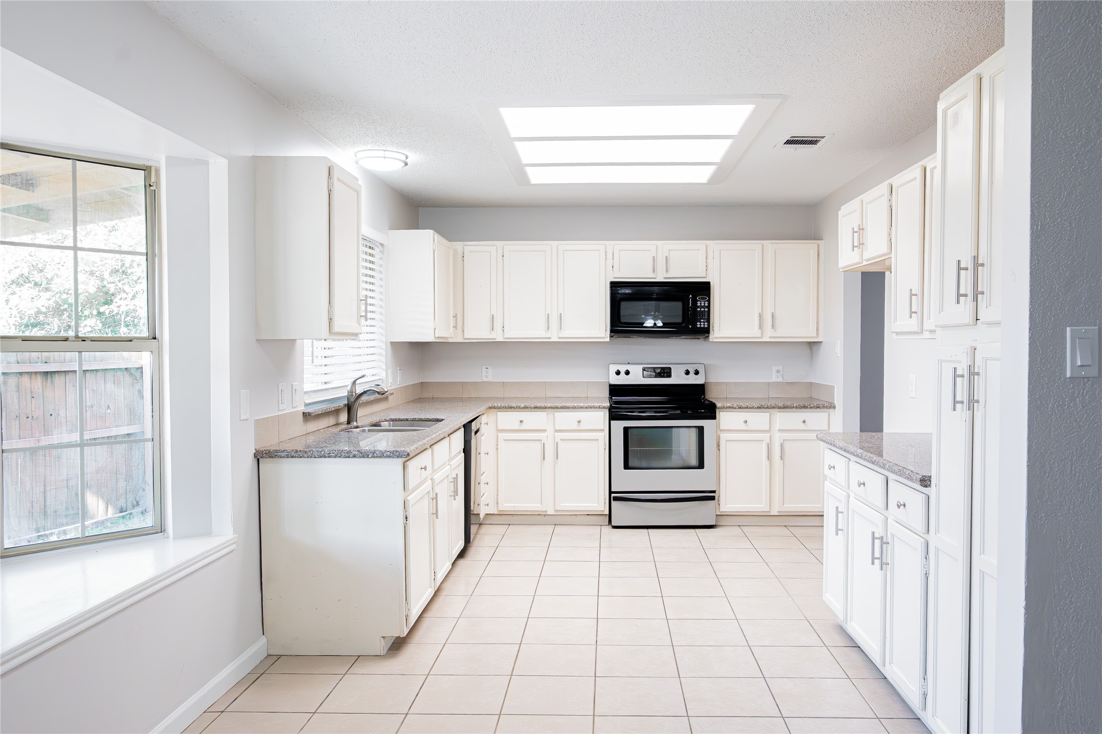 2558 Slaton Drive Grand Prairie TX 75052