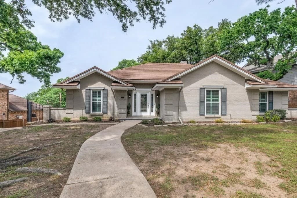 808 Portofino Drive Arlington TX 76012