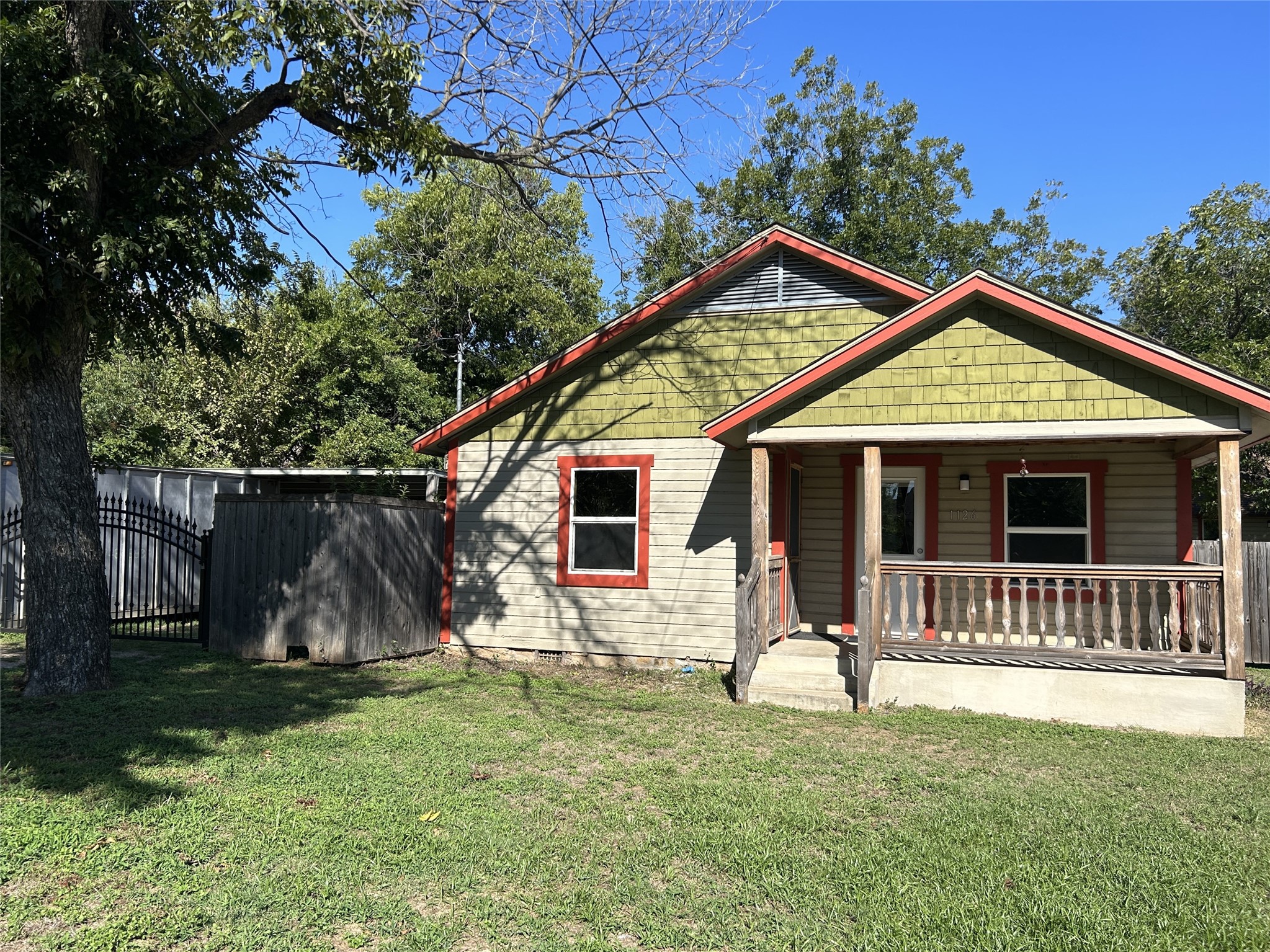 1126 Harvard Street River Oaks TX 76114
