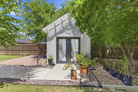 8880 Hidden Pond Street Justin TX 76247
