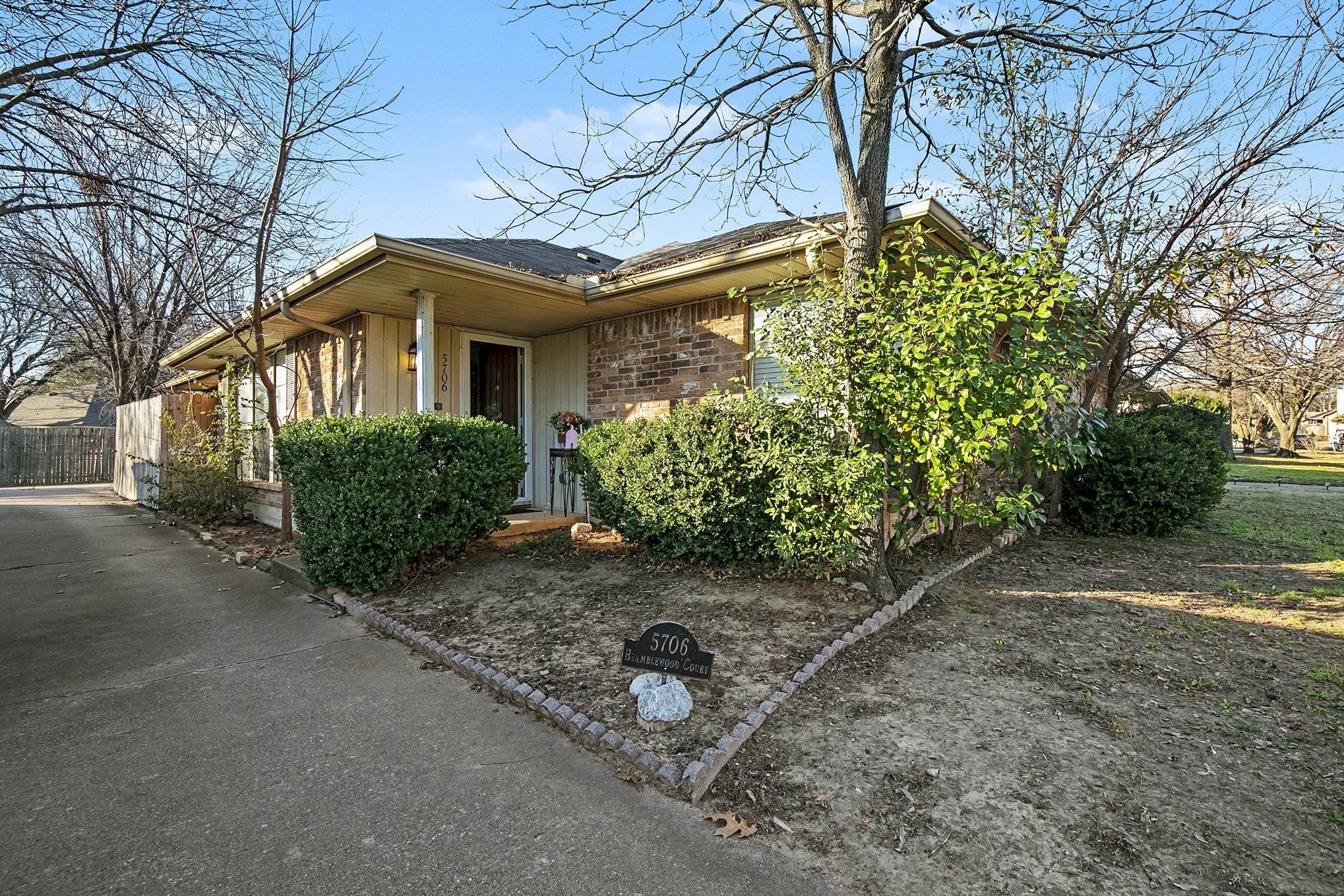 5706 Bramblewood Court Arlington TX 76017
