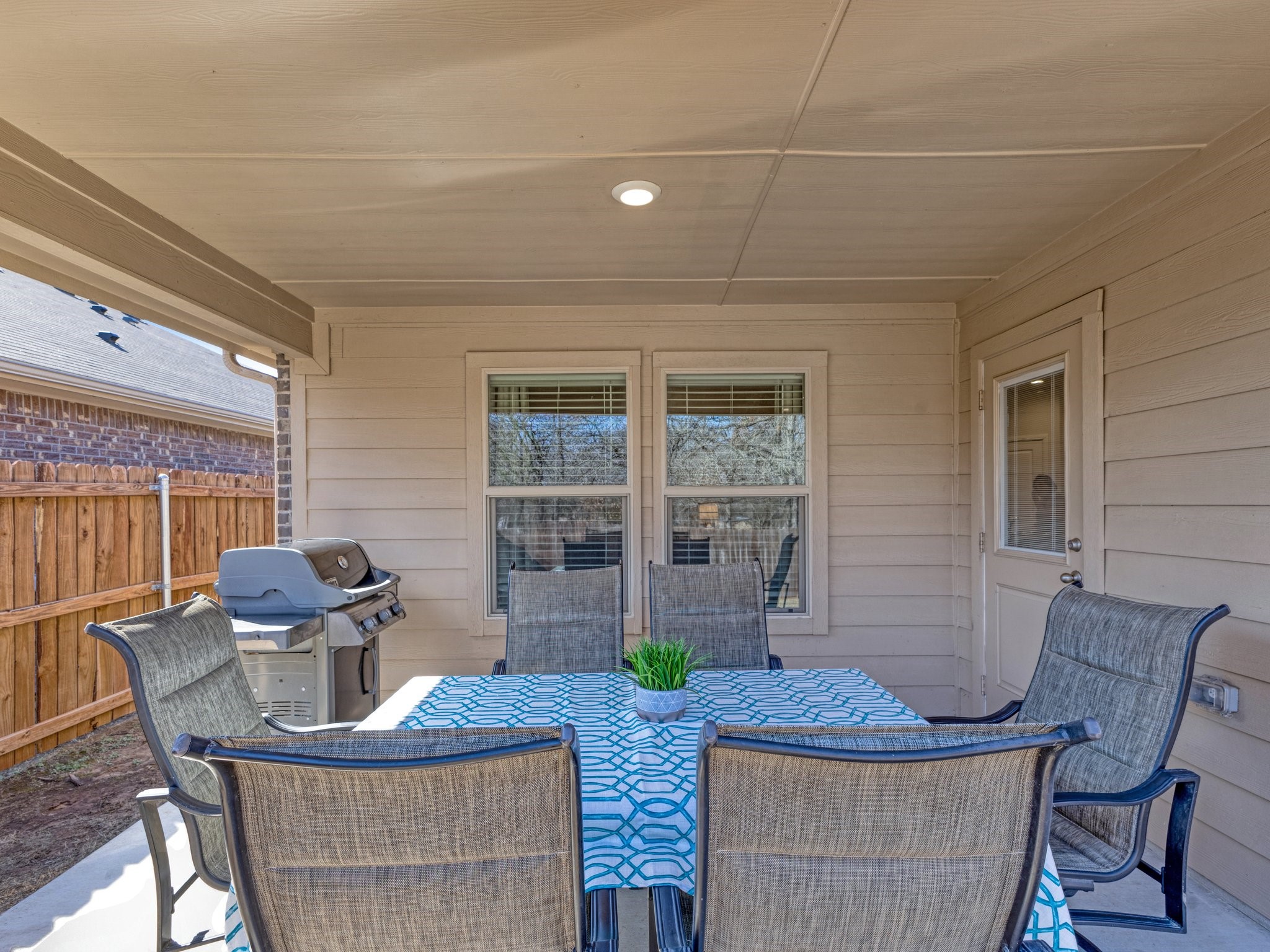 220 Abingdon Street Azle TX 76020