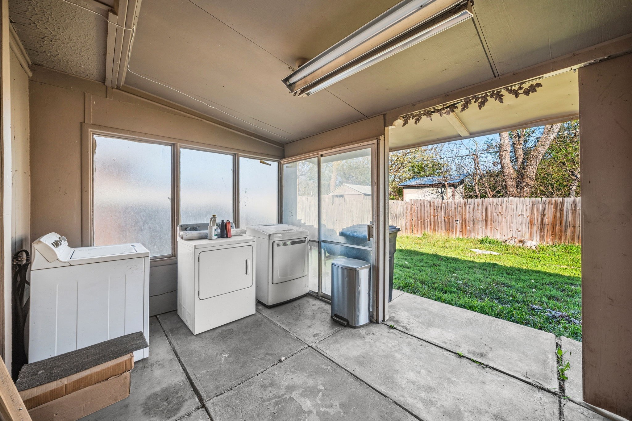 1716 John Smith Drive Irving TX 75061