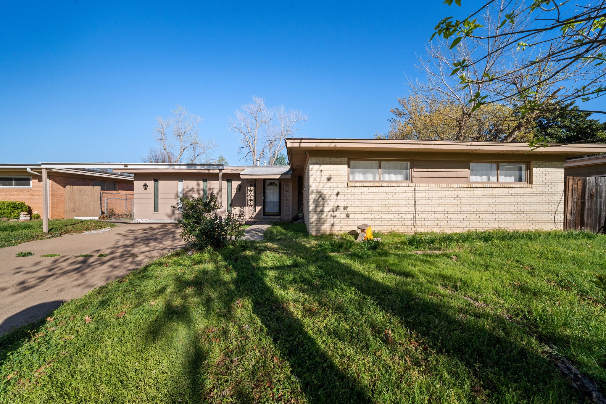 1716 John Smith Drive Irving TX 75061