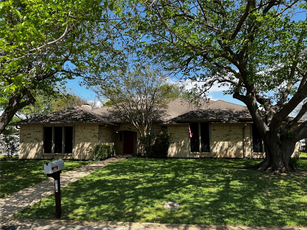 314 N Greenstone Lane Duncanville TX 75116