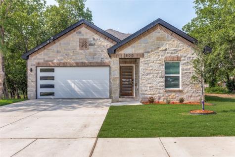 800 E Powell Avenue Fort Worth TX 76104