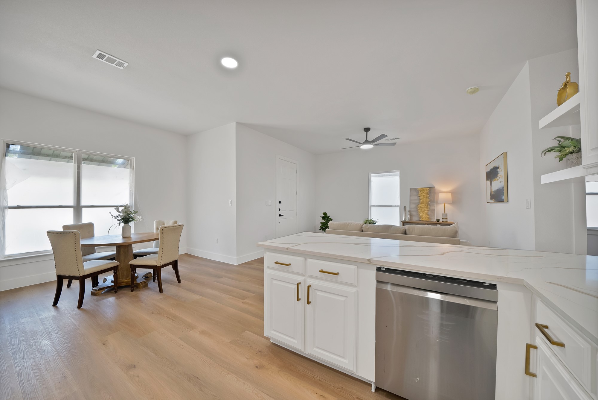 1130 E Hattie Street Fort Worth TX 76104