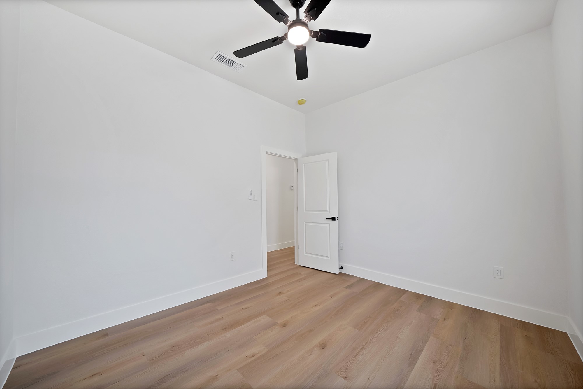 1130 E Hattie Street Fort Worth TX 76104