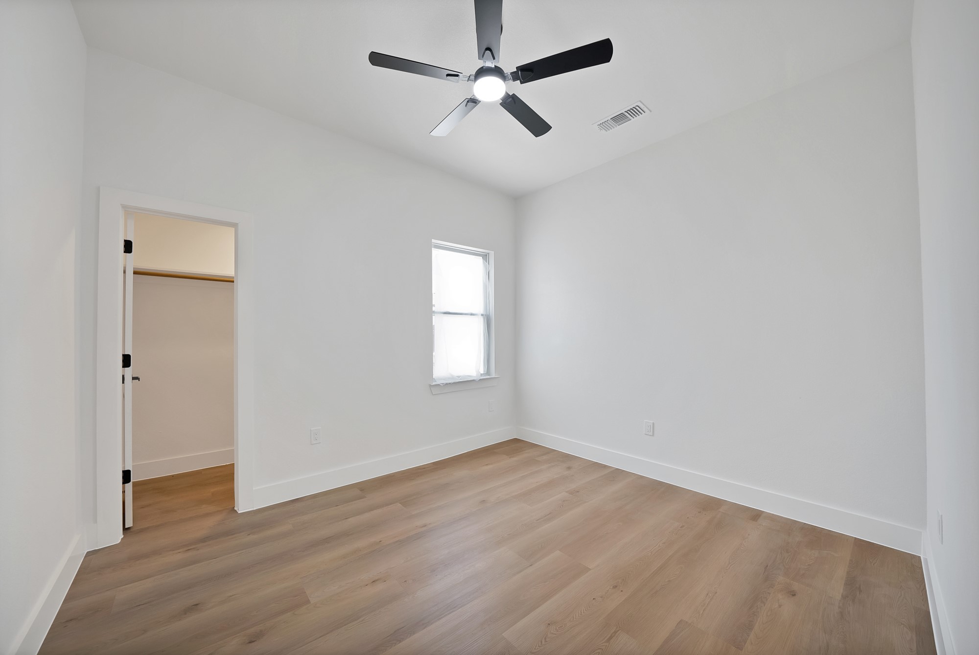 1130 E Hattie Street Fort Worth TX 76104