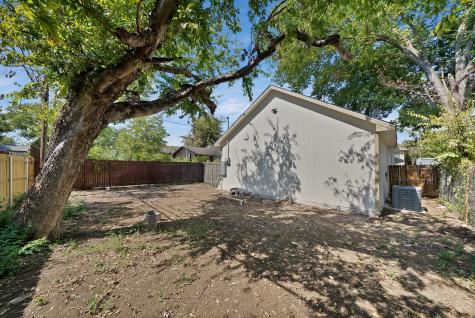 1130 E Hattie Street Fort Worth TX 76104