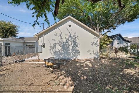 1130 E Hattie Street Fort Worth TX 76104