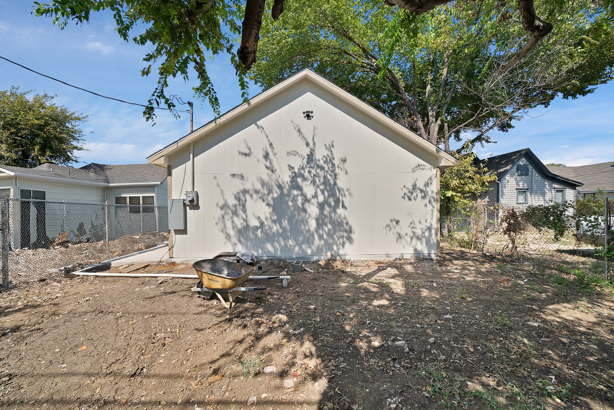 1130 E Hattie Street Fort Worth TX 76104