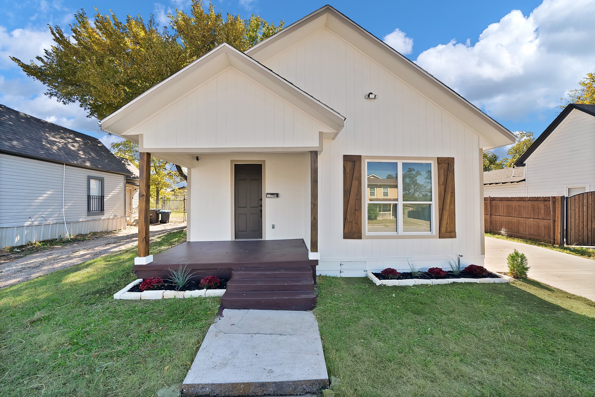 1130 E Hattie Street Fort Worth TX 76104