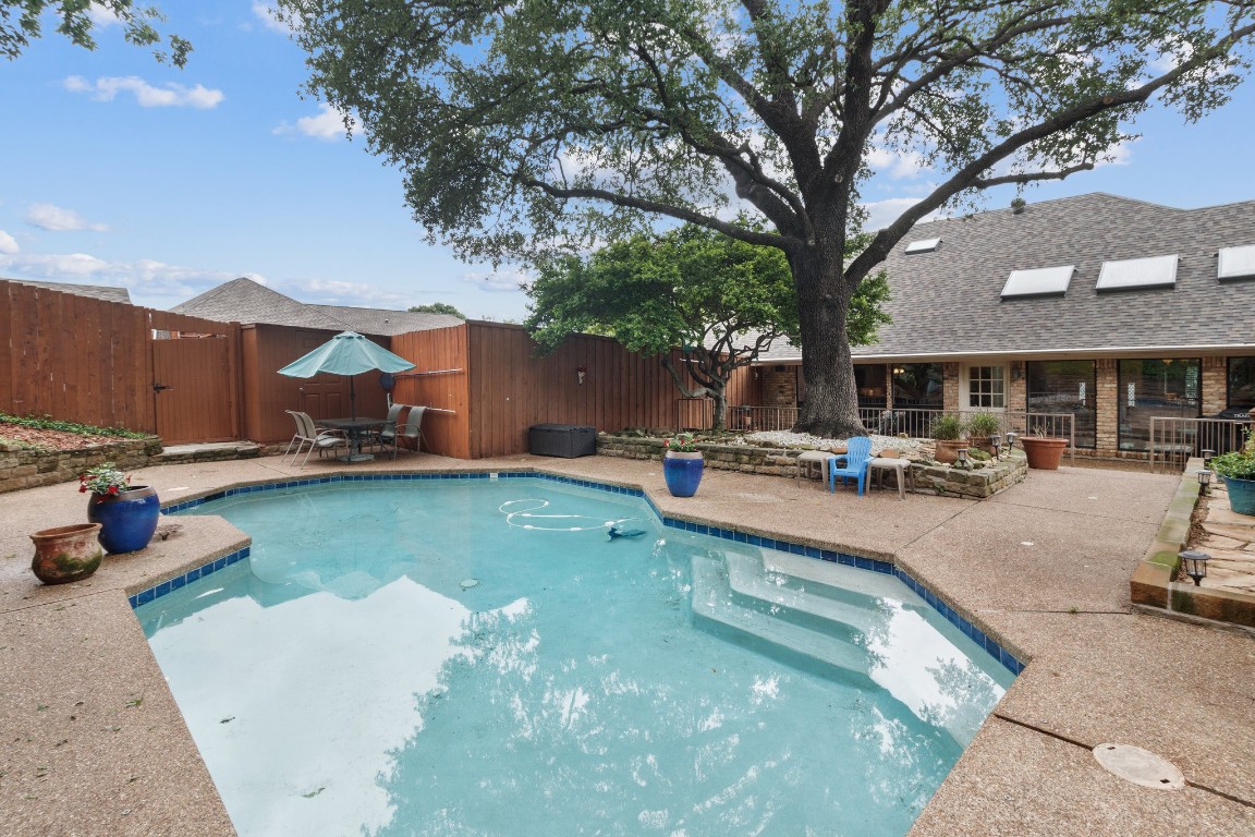 9500 Moss Haven Drive Dallas TX 75231