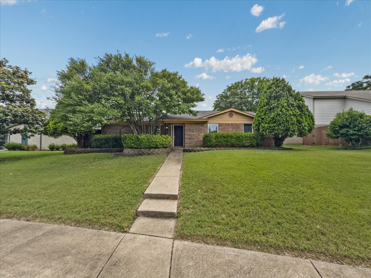 1908 Clemson Drive Richardson TX 75081
