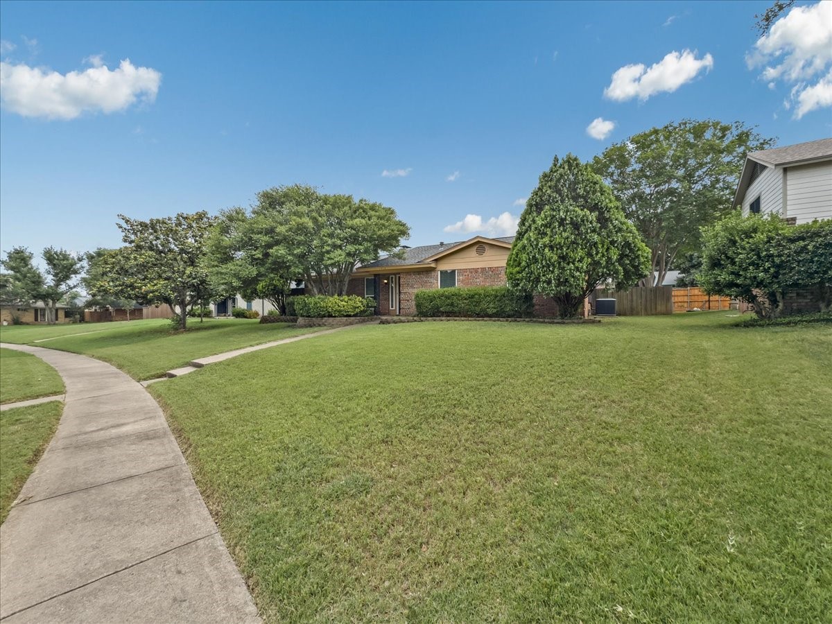 1908 Clemson Drive Richardson TX 75081