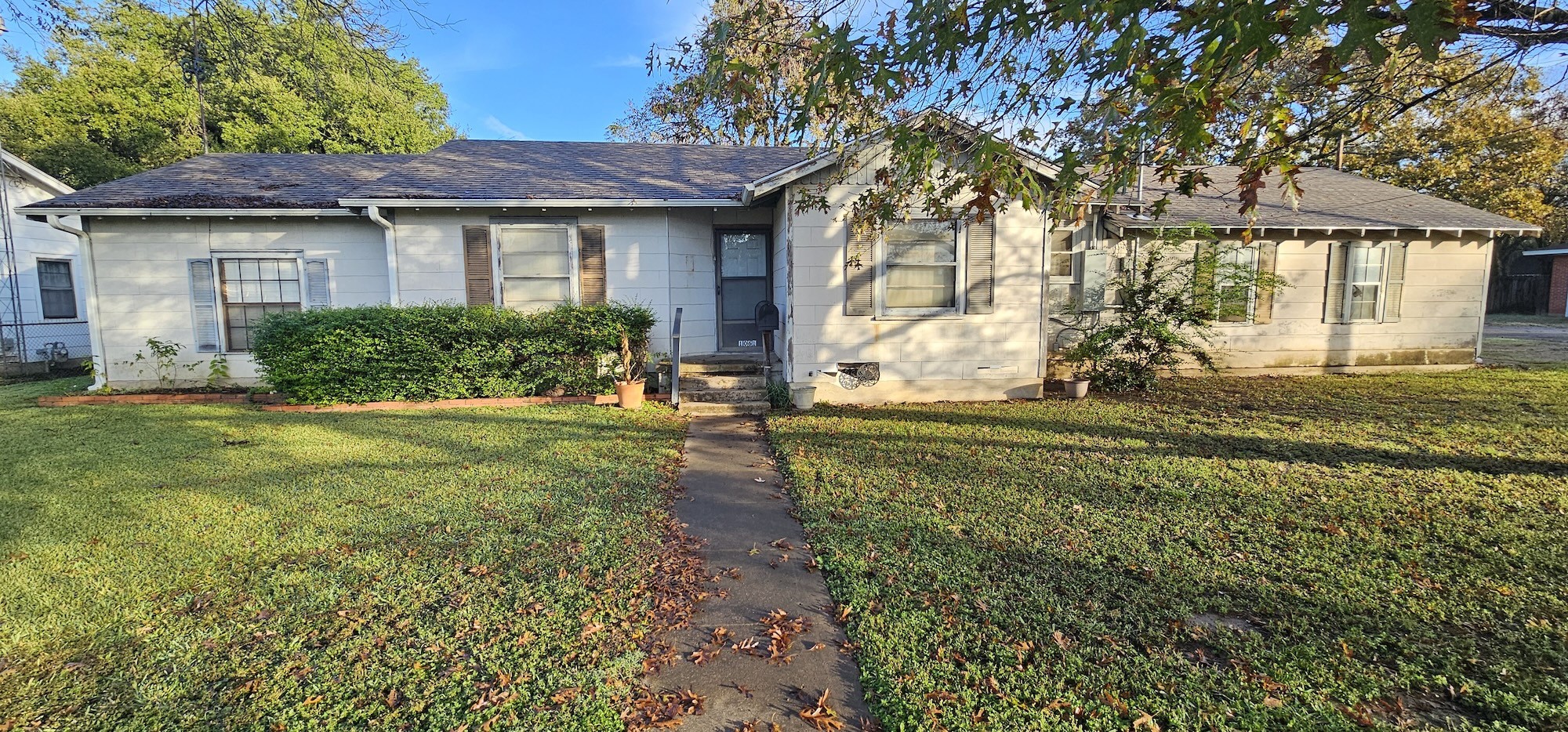 1061 E Walnut Street Hillsboro TX 76645