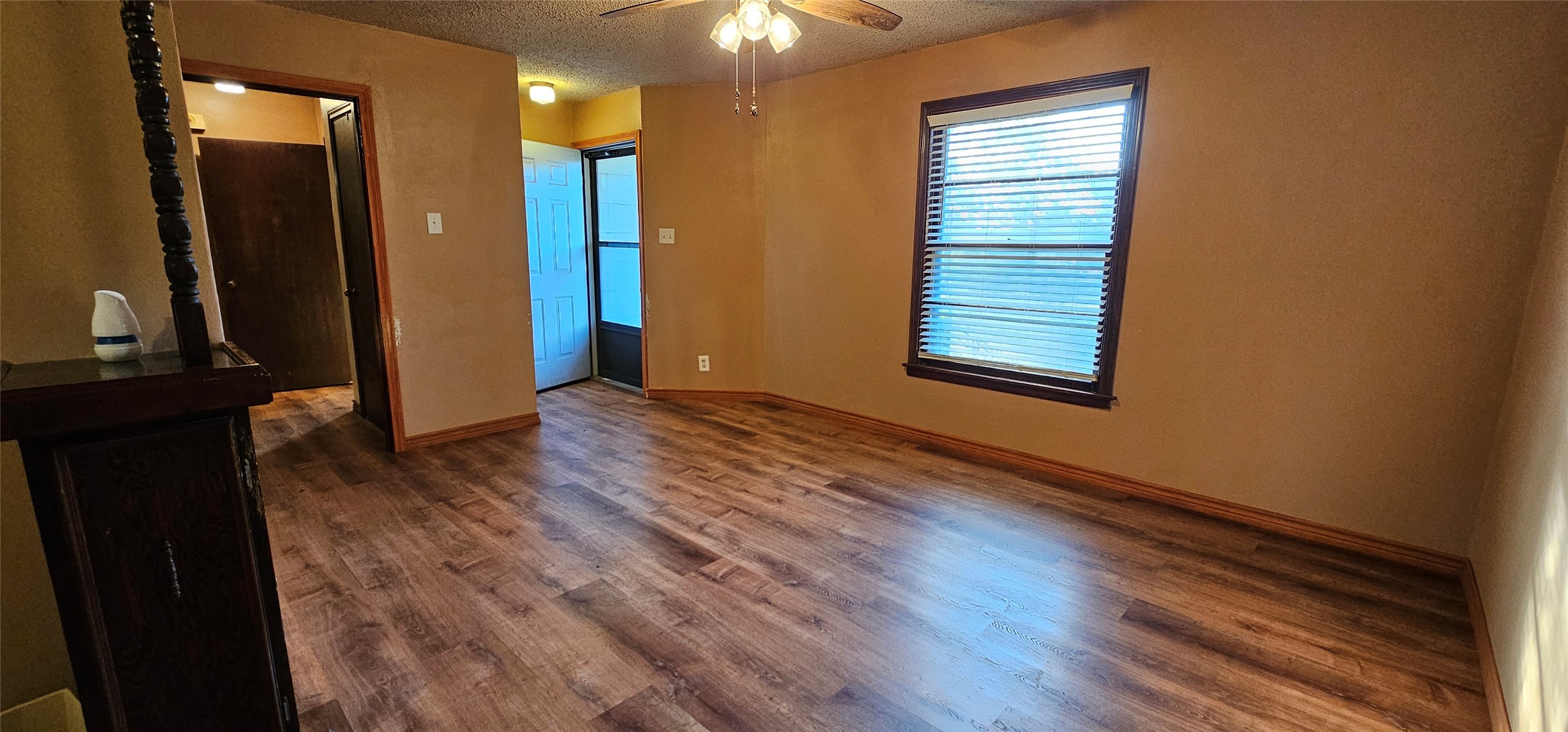 1061 E Walnut Street Hillsboro TX 76645