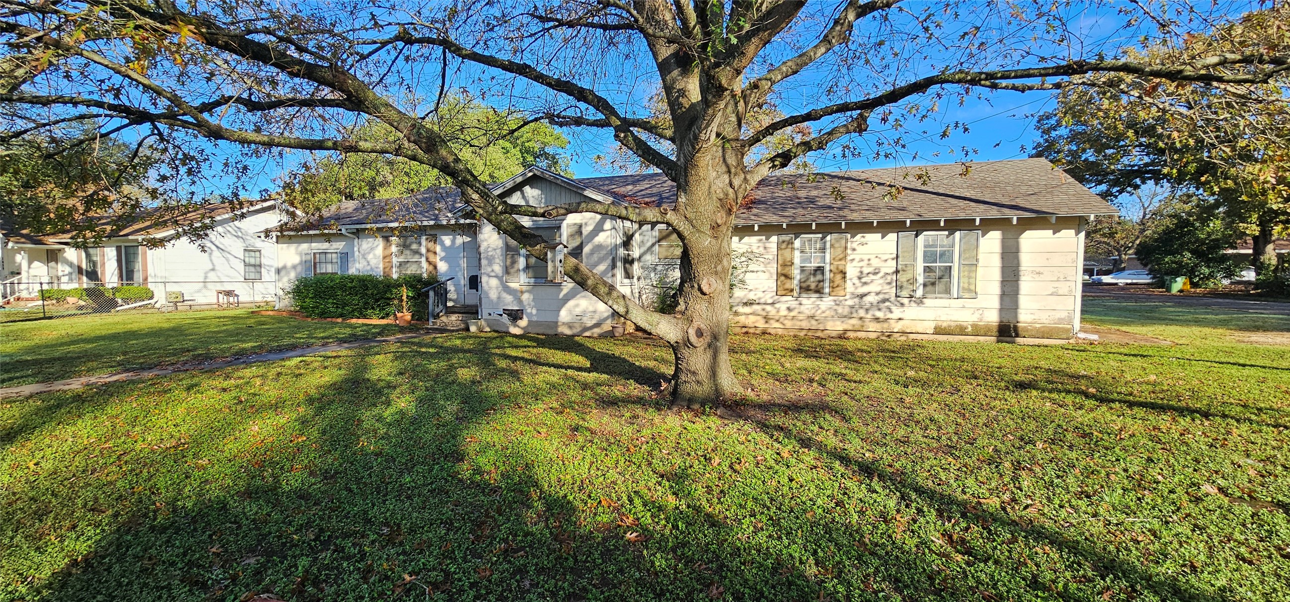 1061 E Walnut Street Hillsboro TX 76645
