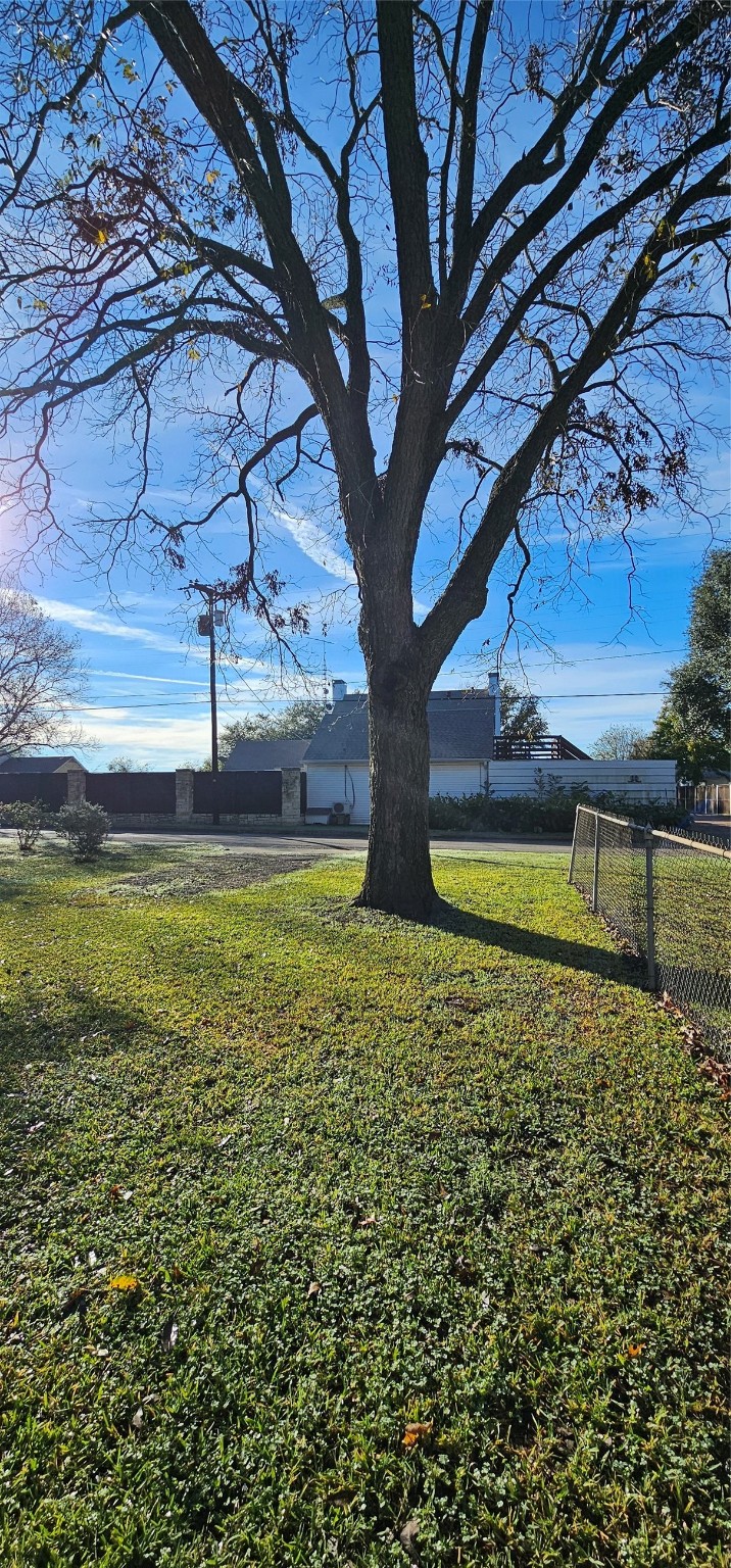 1061 E Walnut Street Hillsboro TX 76645