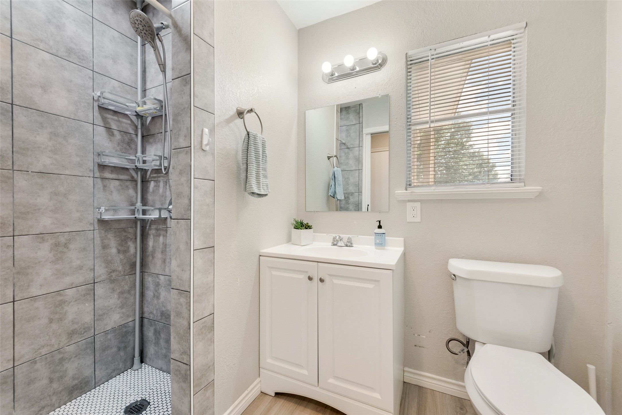 2842 Anchor Drive Mesquite TX 75150