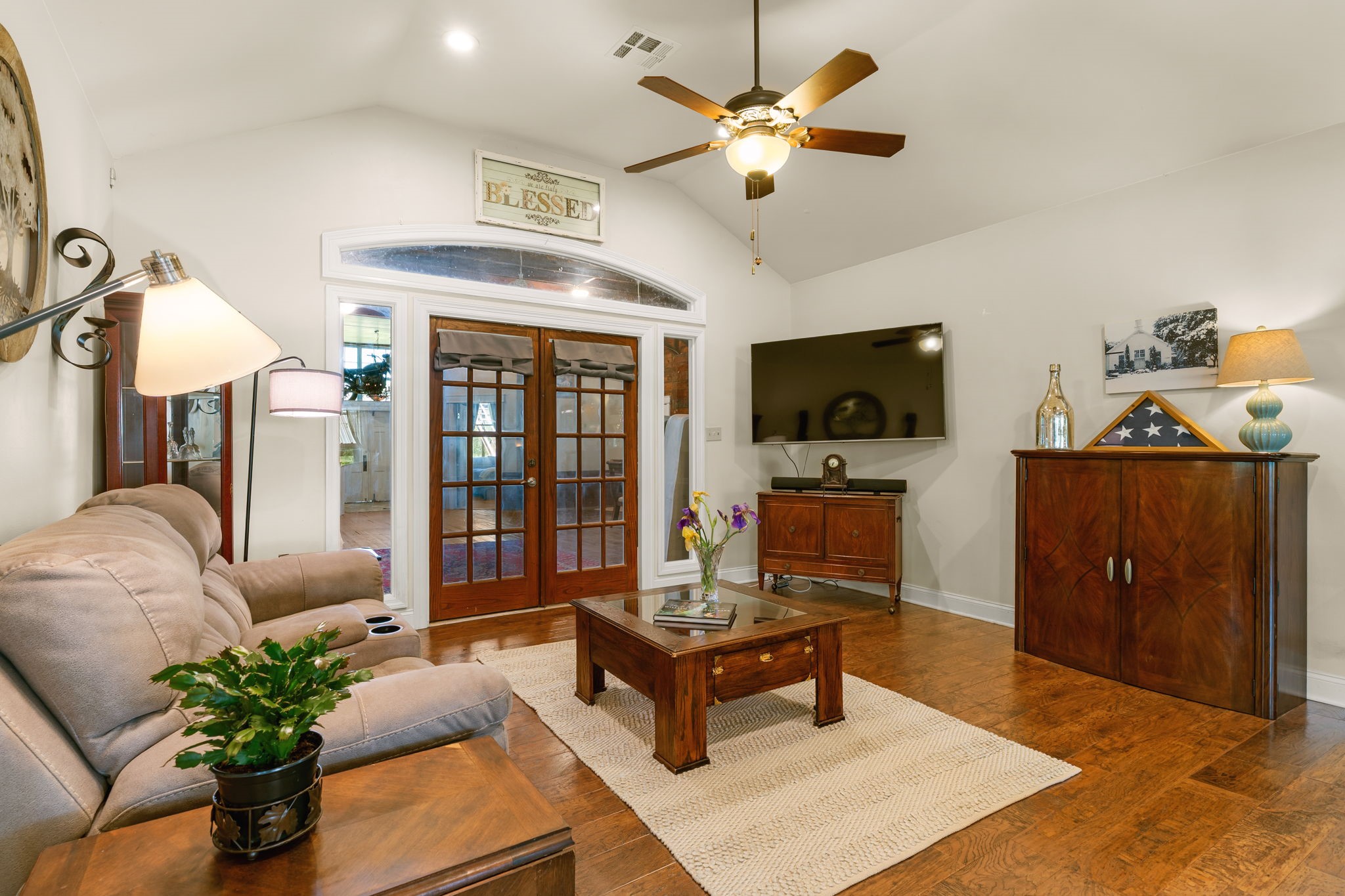 487 Number Ten Downing Street China Spring TX 76633