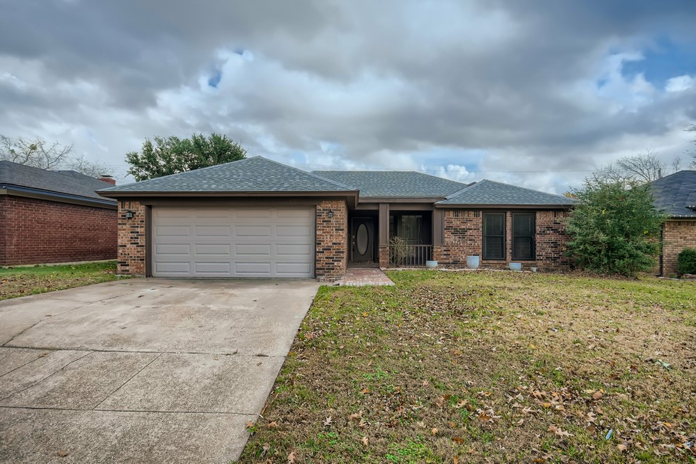 6305 Avanti Drive Arlington TX 76001