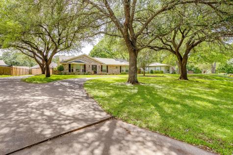 802 Shady Creek Drive Cleburne TX 76033