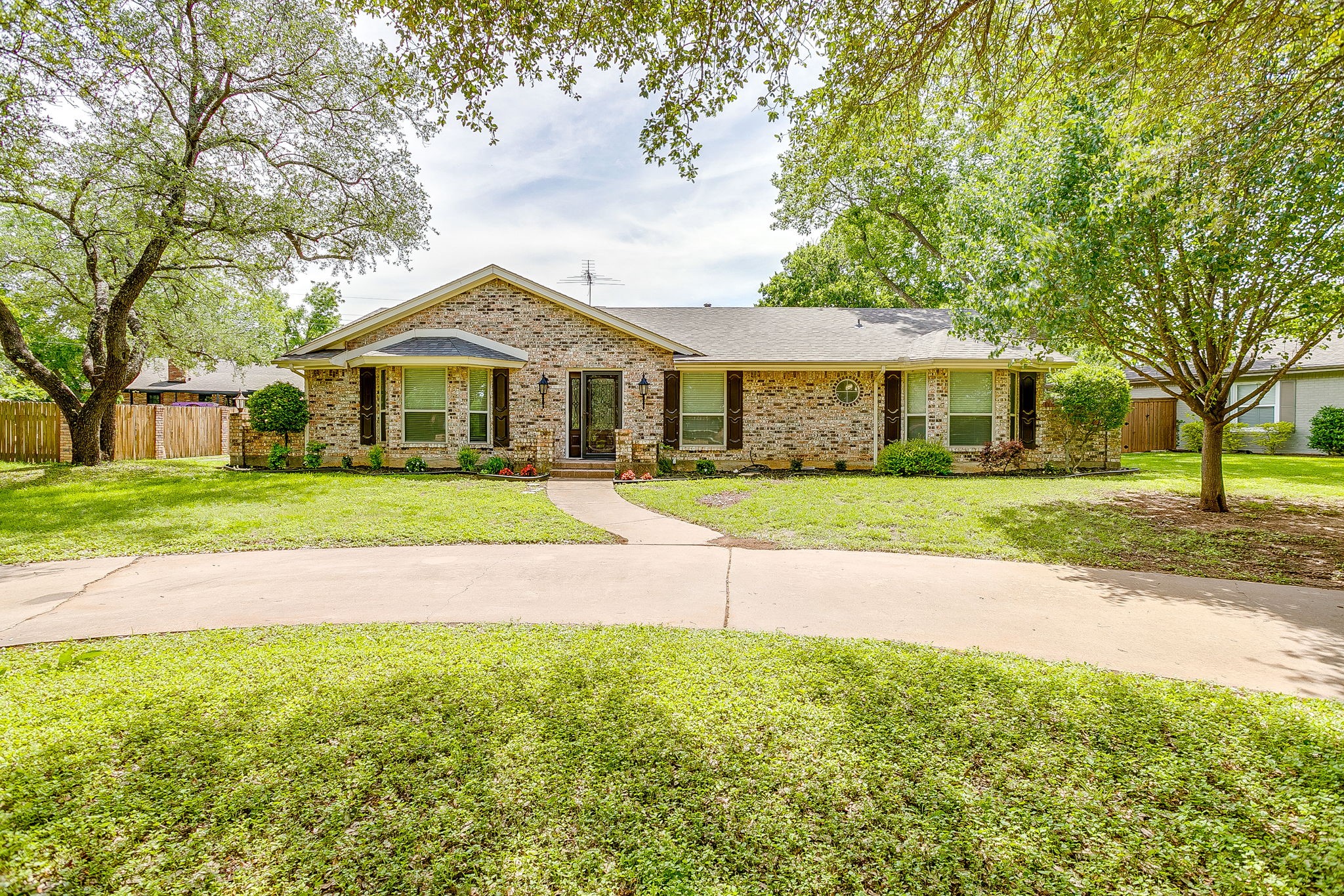 802 Shady Creek Drive Cleburne TX 76033