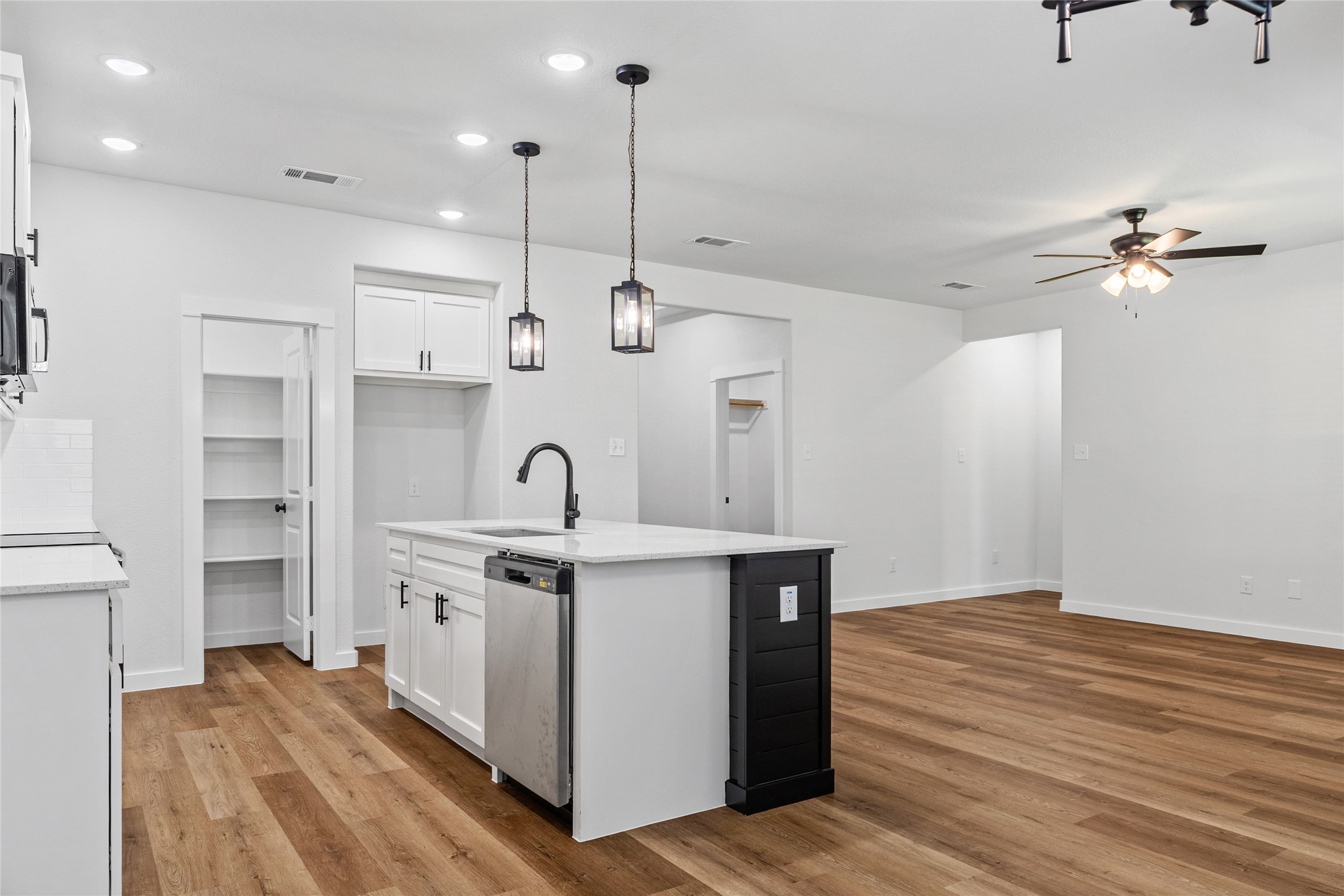 113 N Third Street Celeste TX 75423