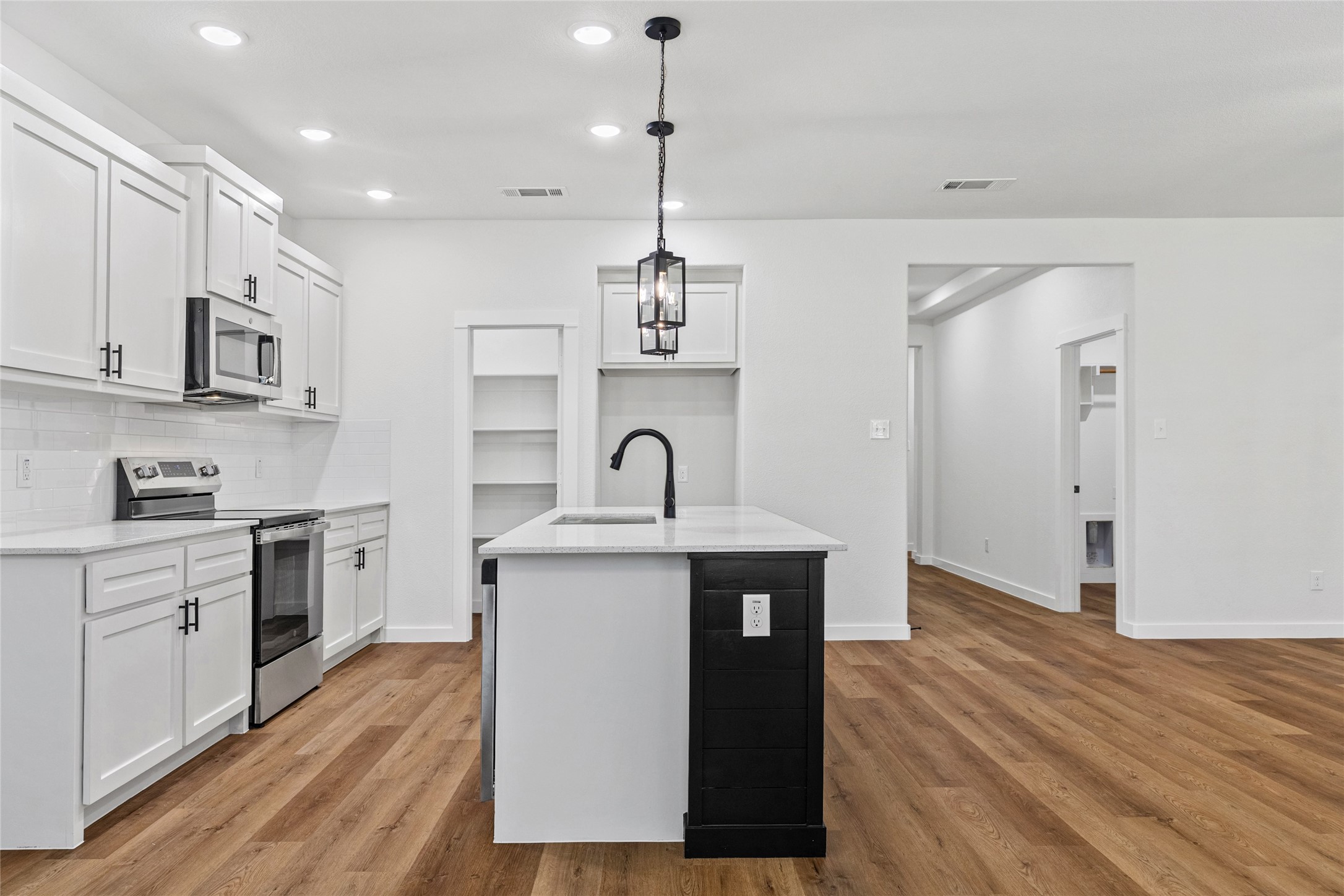 113 N Third Street Celeste TX 75423