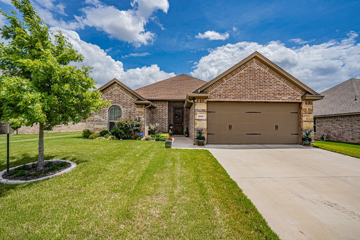 618 Donna Circle Granbury TX 76049