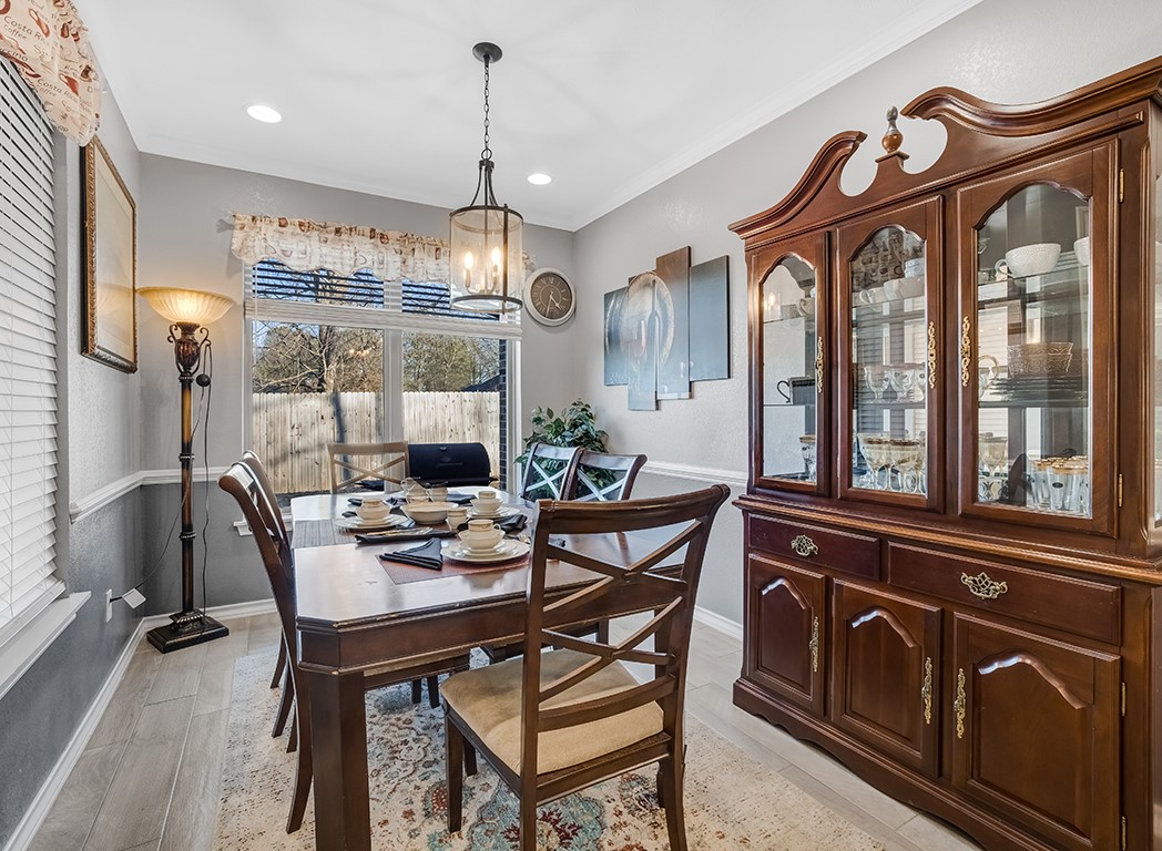 523 Mitchell Ryan Wake Village TX 75501