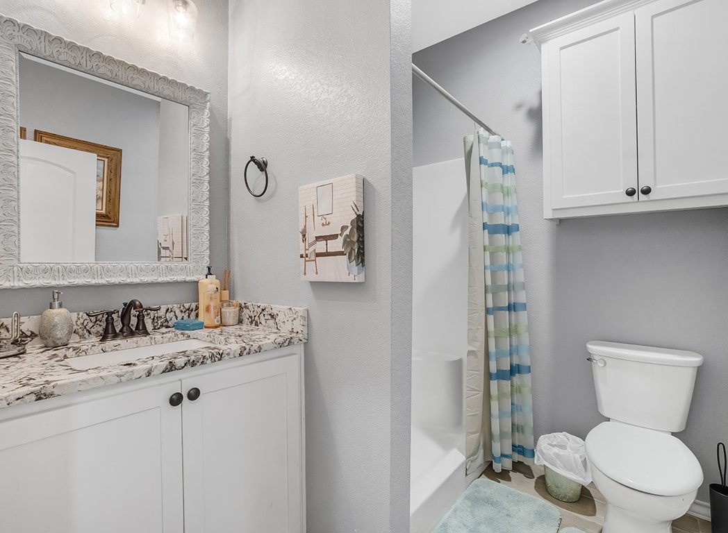 523 Mitchell Ryan Wake Village TX 75501