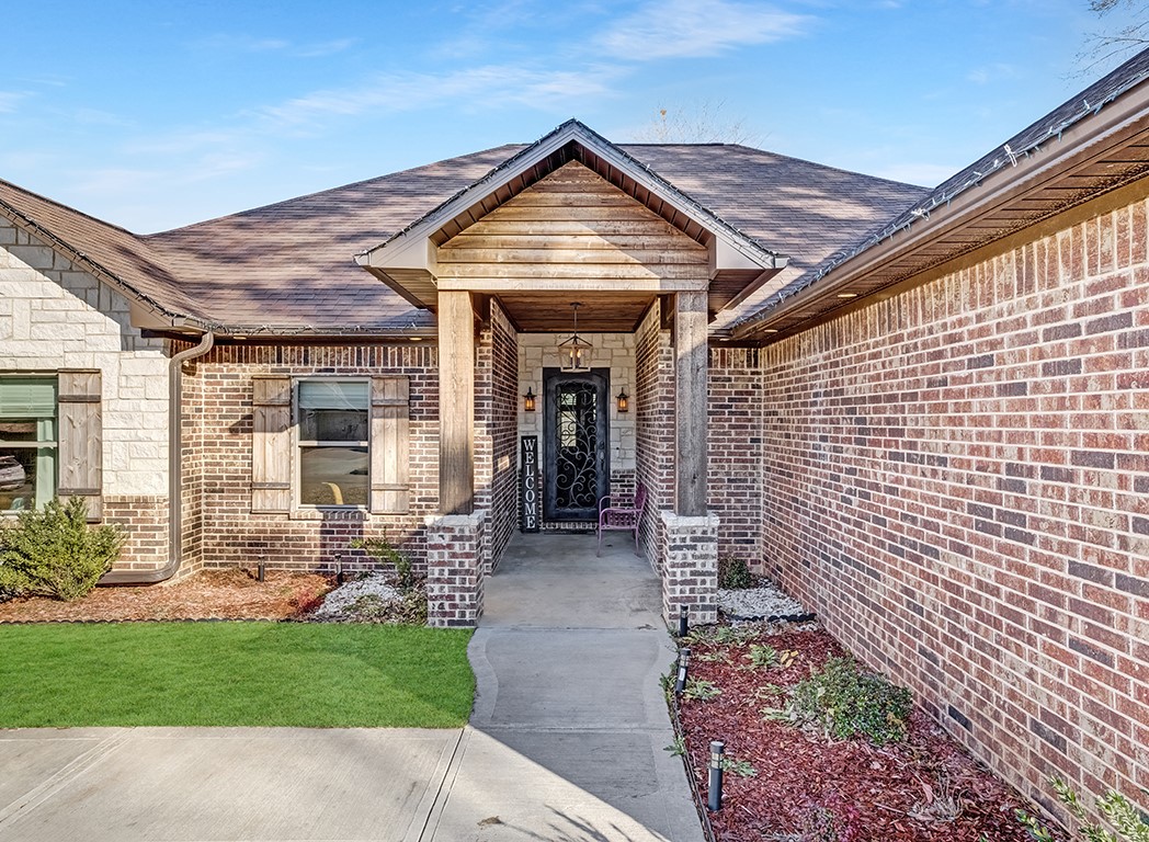 523 Mitchell Ryan Wake Village TX 75501