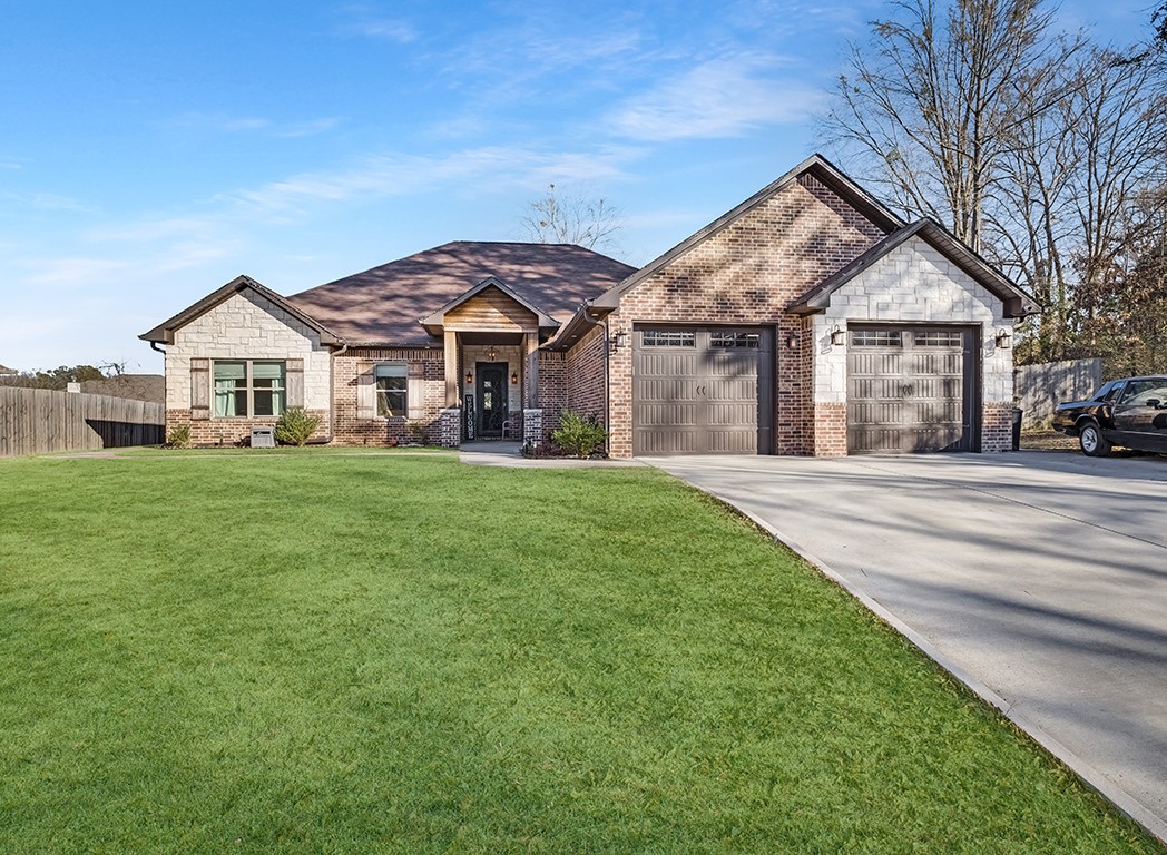 523 Mitchell Ryan Wake Village TX 75501