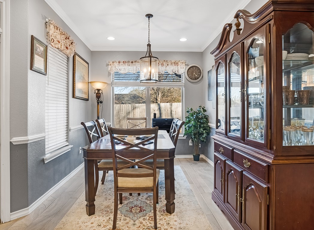 523 Mitchell Ryan Wake Village TX 75501
