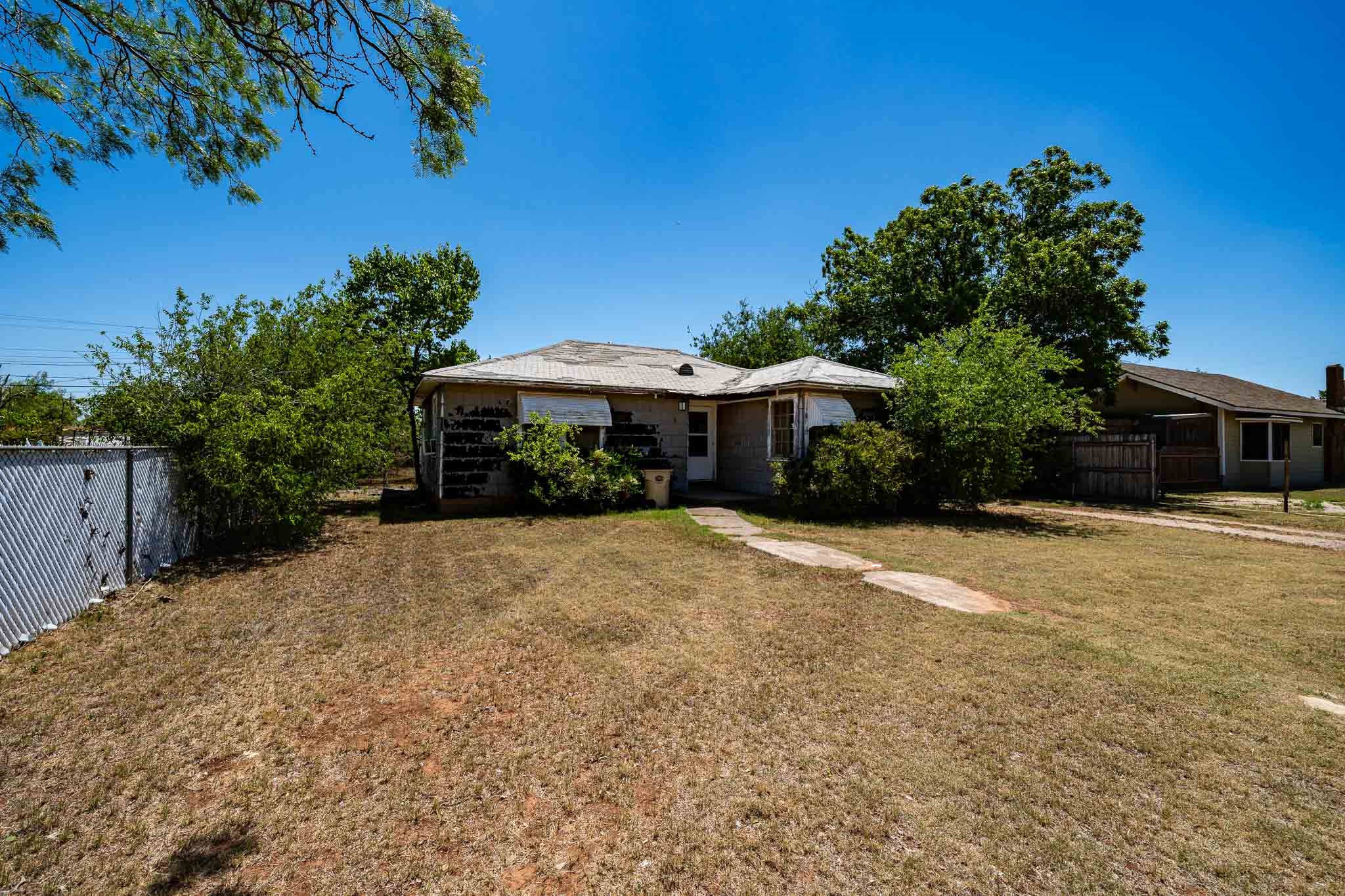 1821 Avenue K Anson TX 79501