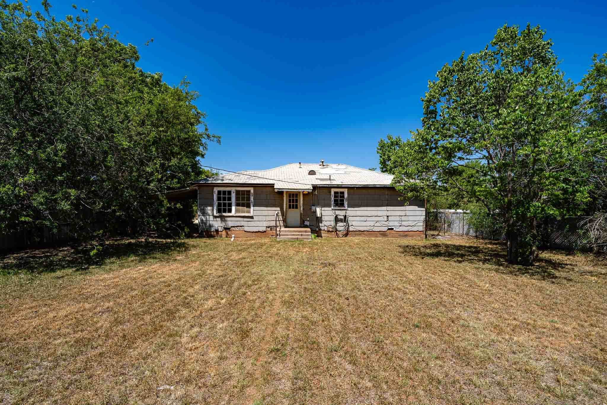 1821 Avenue K Anson TX 79501