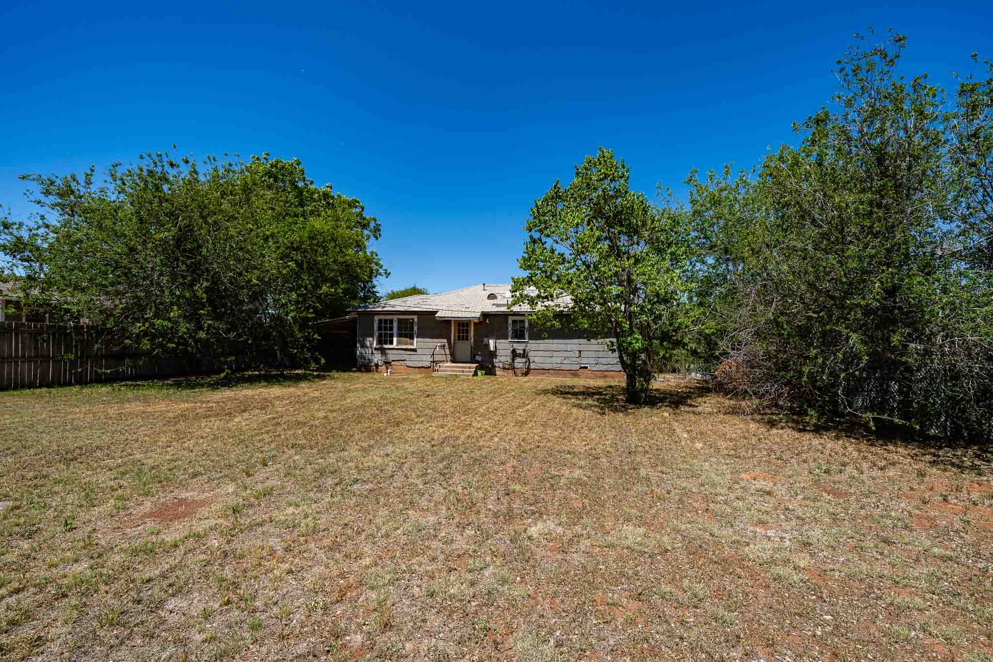 1821 Avenue K Anson TX 79501