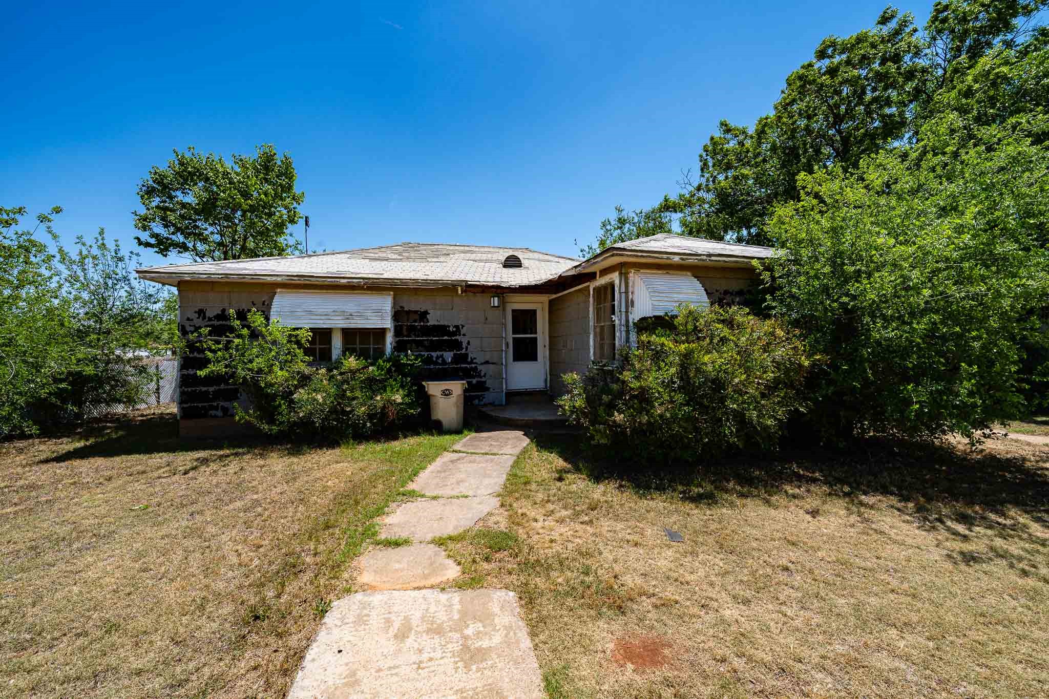 1821 Avenue K Anson TX 79501