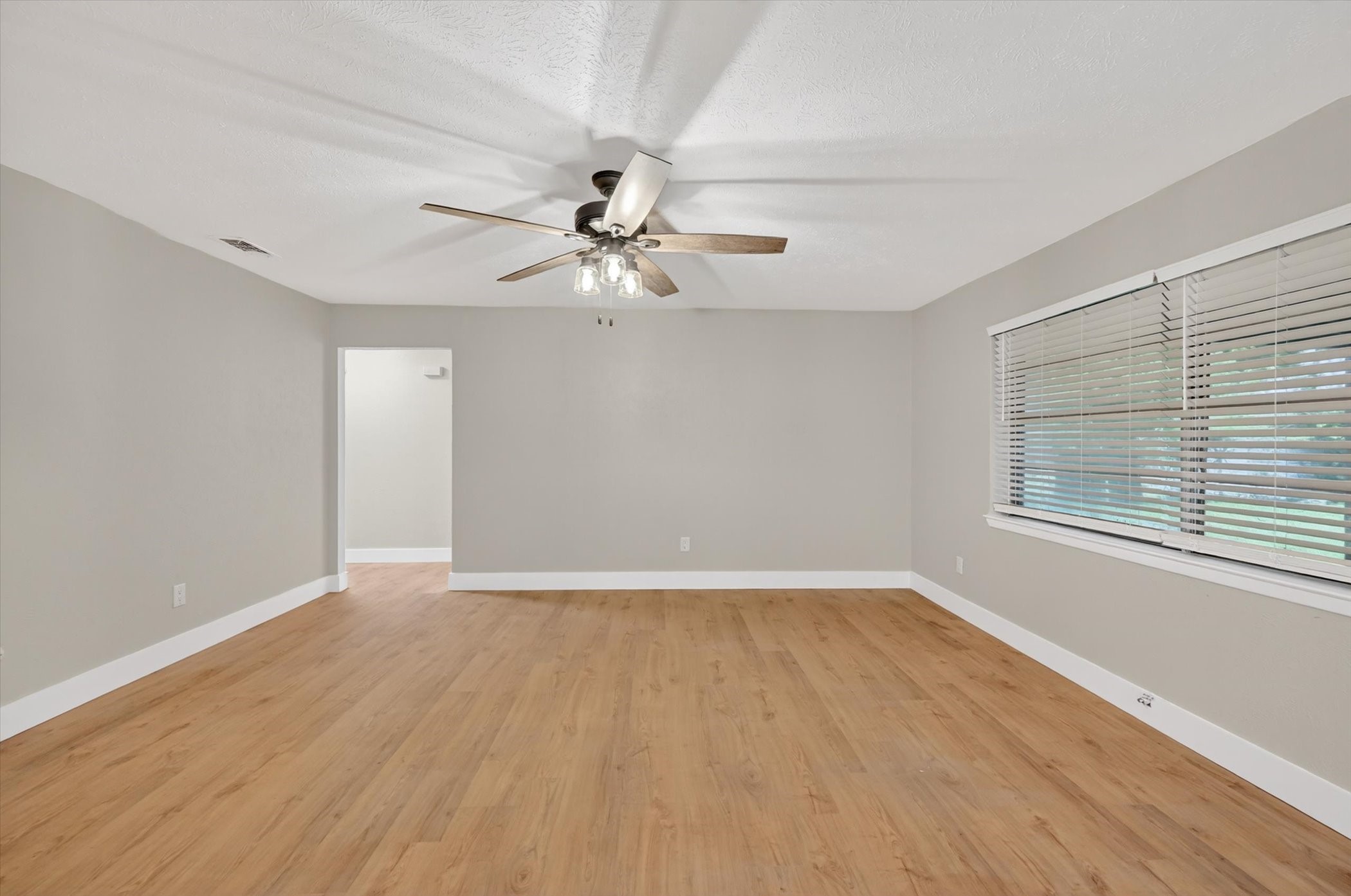 129 N Dobson Street Burleson TX 76028