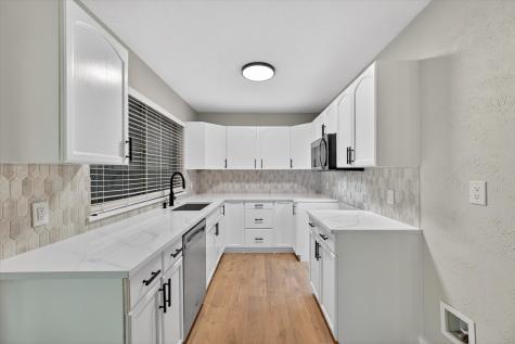 129 N Dobson Street Burleson TX 76028