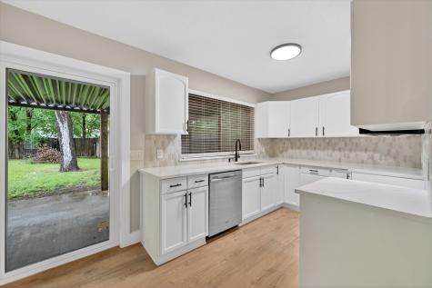 129 N Dobson Street Burleson TX 76028